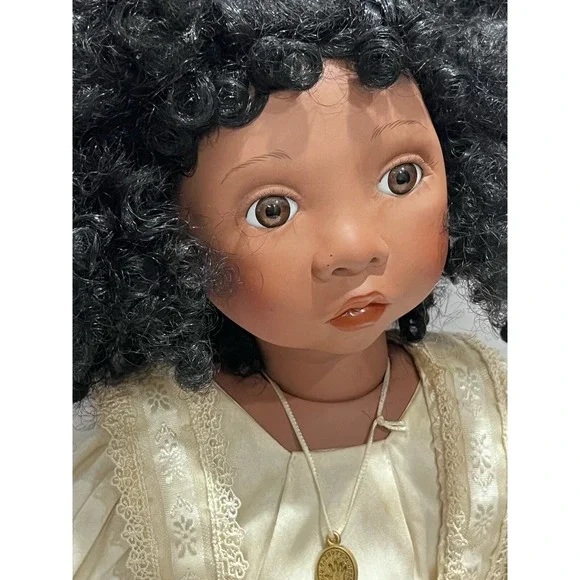 Gay Boassy 1999 Halle #1201 Porcelain African American Tender Toddlers 22